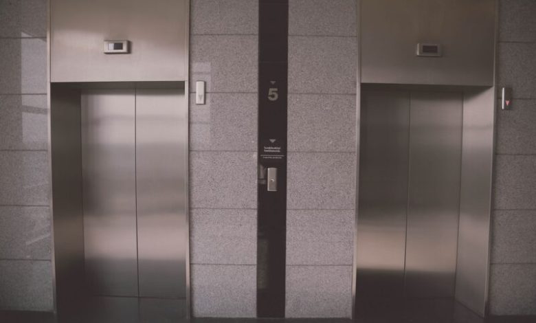 How to choose the type of elevator to install?