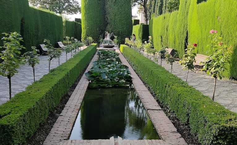 Tour of Andalusia: the Generalife Gardens in Granada