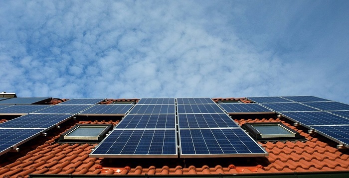 What are the advantages of a photovoltaic installation at home?