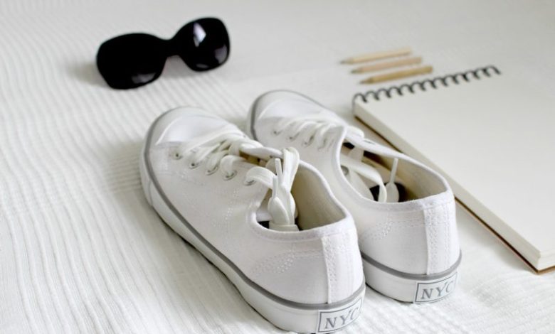 Women’s white sneakers: the latest trends of 2024