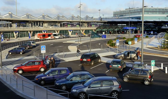 Private parking near airports: good or bad idea?