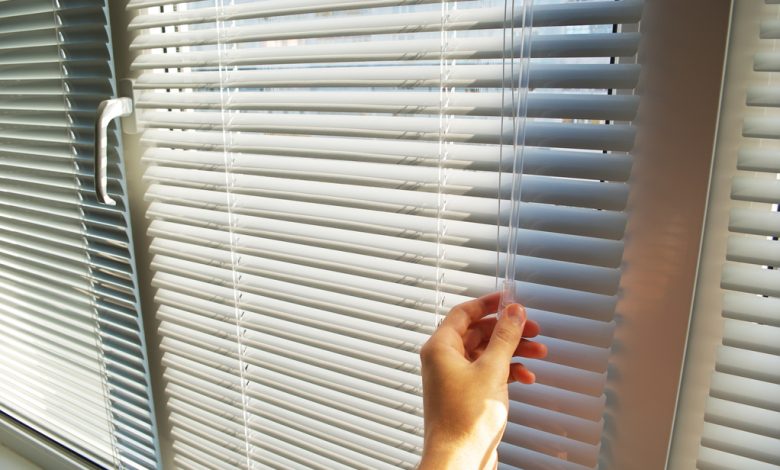 Protect yourself from the sun with an inexpensive blind: we tell you everything!