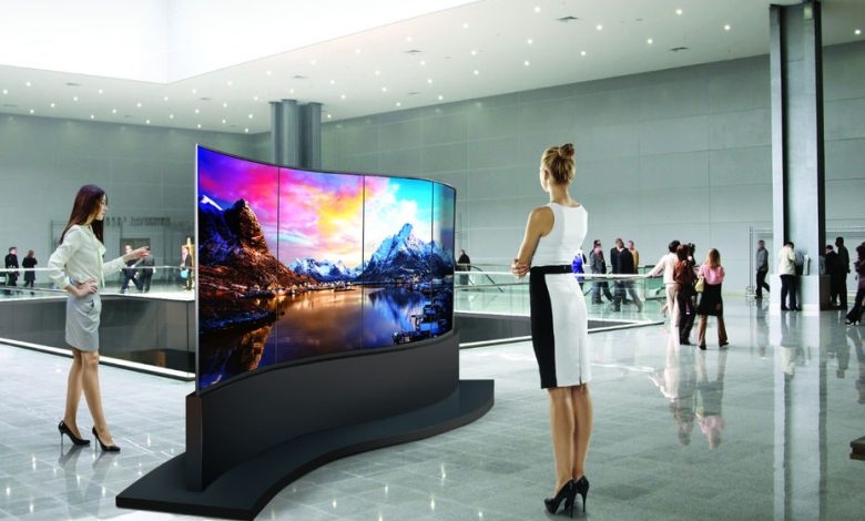 Enjoy dynamic display on a giant screen