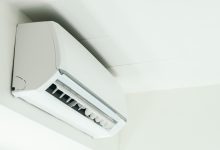 How can choosing your air conditioner affect your carbon footprint?