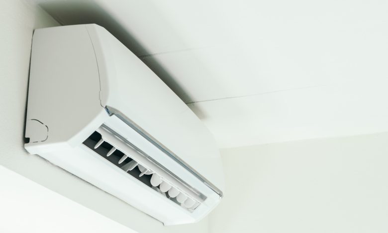 How can choosing your air conditioner affect your carbon footprint?